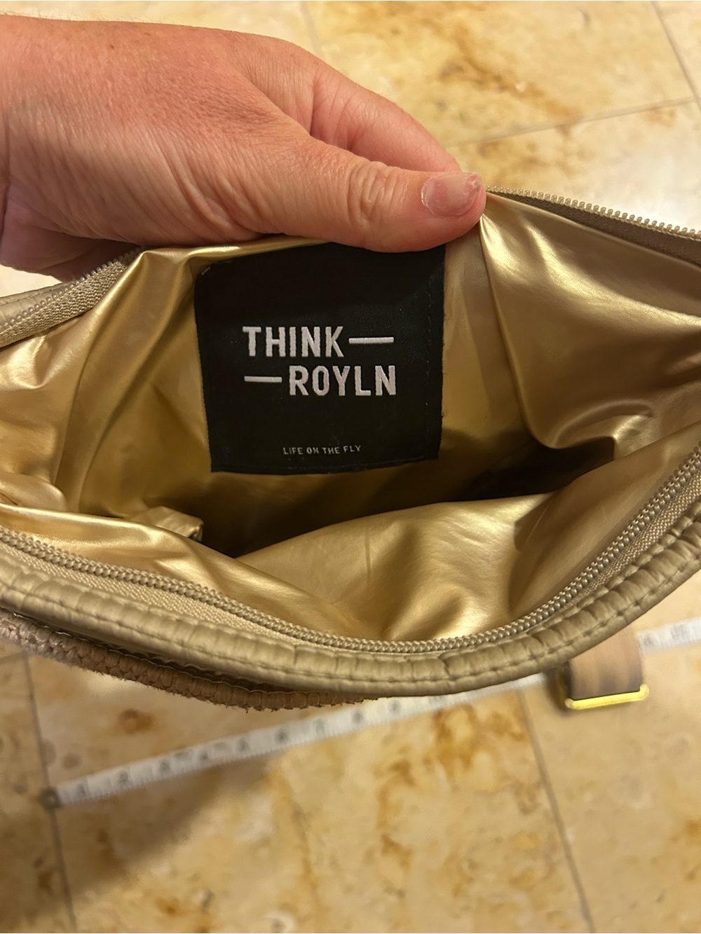 THINK ROYLN Beige Straw Blend Crossbody with Wide Strap One Size - Picture 8 of 12